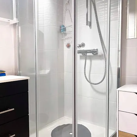 Apartment Climatise, 4 Couchages, A 2 Pas De La Au Lavandou - Fr-1-251-93 *