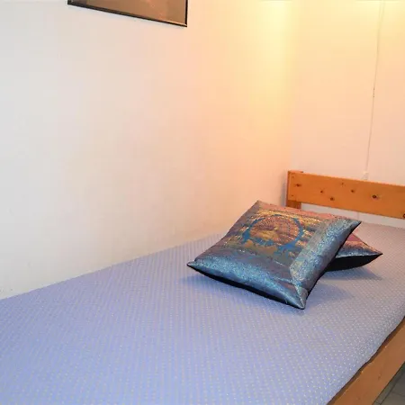 Apartment Climatise, 4 Couchages, A 2 Pas De La Au Lavandou - Fr-1-251-93