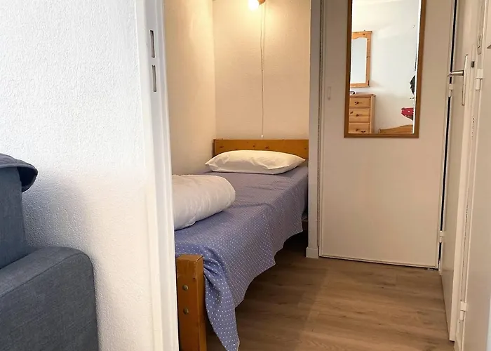 Climatise, 4 Couchages, A 2 Pas De La Au Lavandou - Fr-1-251-93 Le Lavandou