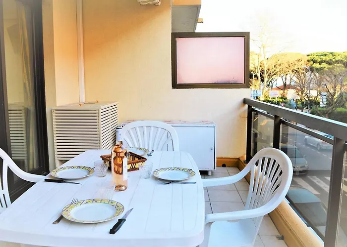 Apartmán Climatise, 4 Couchages, A 2 Pas De La Au Lavandou - Fr-1-251-93