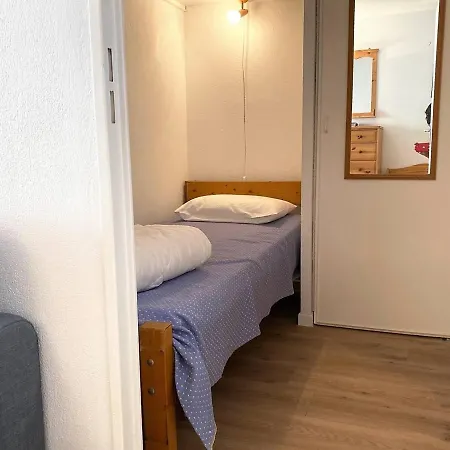 Climatise, 4 Couchages, A 2 Pas De La Au Lavandou - Fr-1-251-93 Le Lavandou