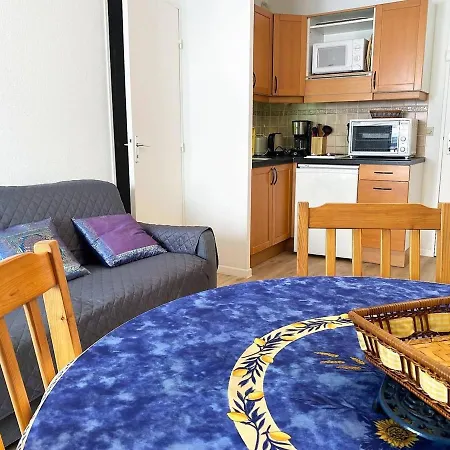 Climatise, 4 Couchages, A 2 Pas De La Au Lavandou - Fr-1-251-93 Апартаменти