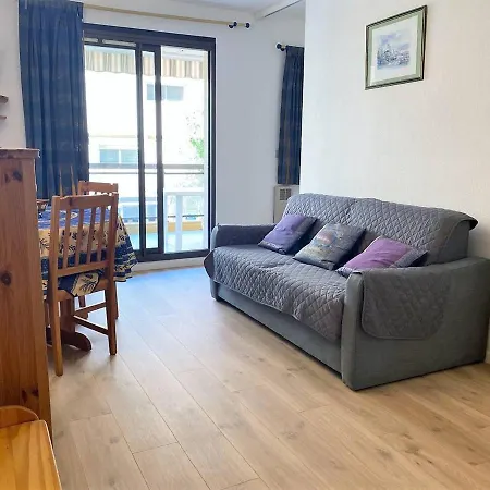 Climatise, 4 Couchages, A 2 Pas De La Au Lavandou - Fr-1-251-93 Апартаменти *