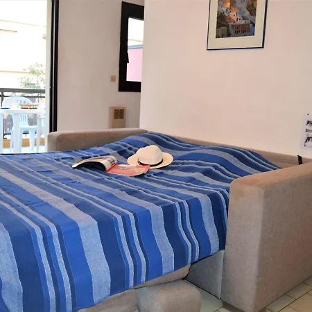 Climatisé, 4 Couchages, à 2 Pas De La Au Lavandou - Fr-1-251-93