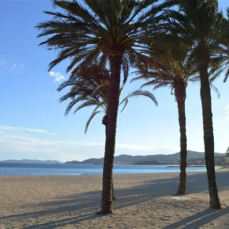 Climatisé, 4 Couchages, à 2 Pas De La Au Lavandou - Fr-1-251-93