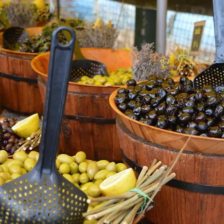 Climatise, 4 Couchages, A 2 Pas De La Au Lavandou - Fr-1-251-93 Le Lavandou