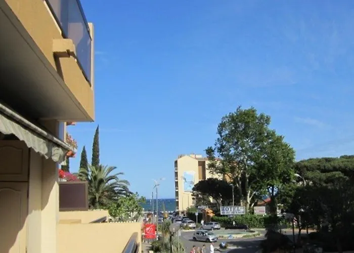 Climatise, 4 Couchages, A 2 Pas De La Au Lavandou - Fr-1-251-93 Lejlighed Le Lavandou